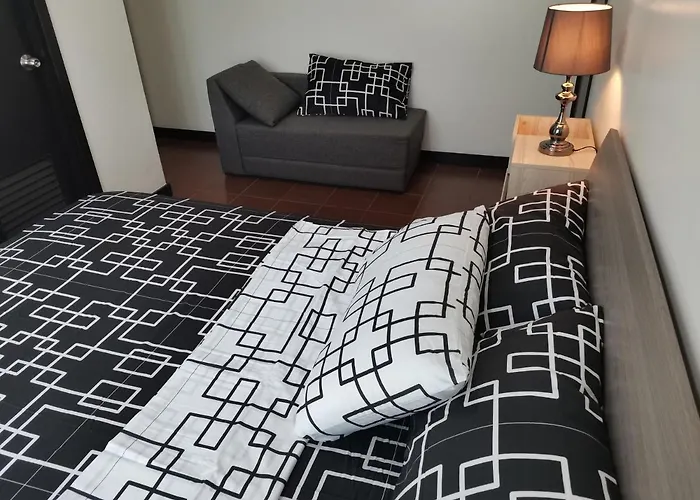 Apartahotel Salty Boots Crib At San Lorenzo Place Manila