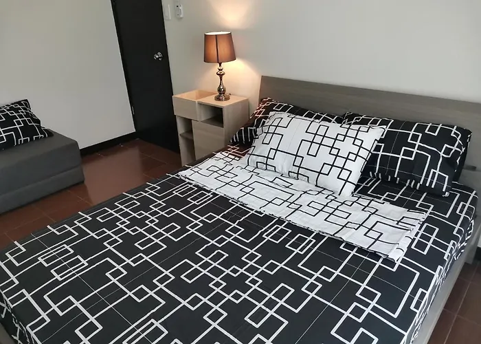 Apartahotel Salty Boots Crib At San Lorenzo Place